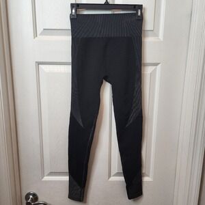 New Mix women's‎ size small leggings